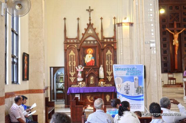 Close up of the main altar at San Felipe Cathedral in Puerto Plata.