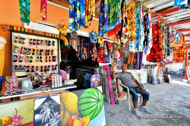 A gift shop selling art in the beach