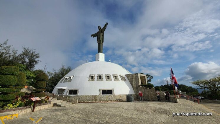 Christ the redeemer statue over the dome