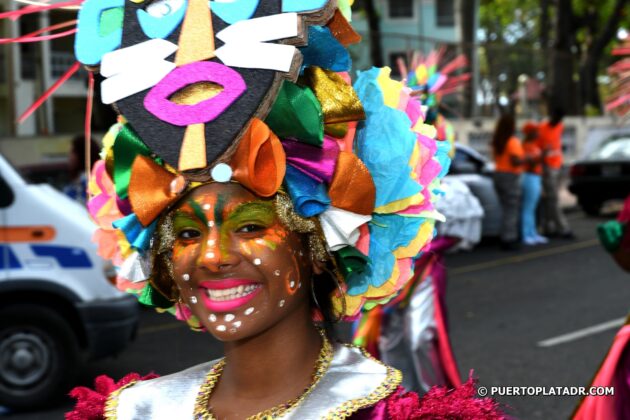 Smiling Dominican girl with costume