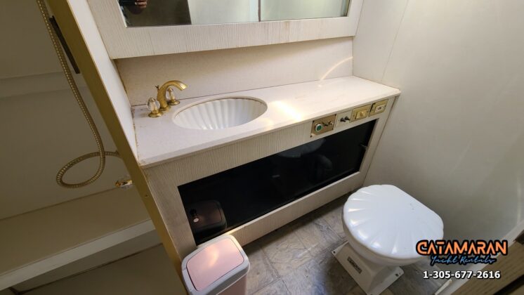 The second bathrom in the yacht