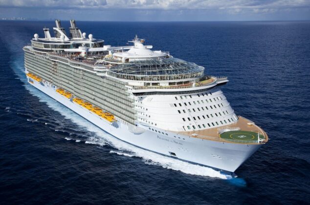 View of the Allure of the Seas sailing the Caribbean
