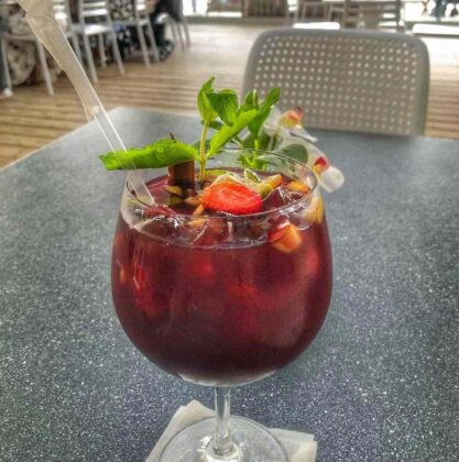 Sangria with fruits