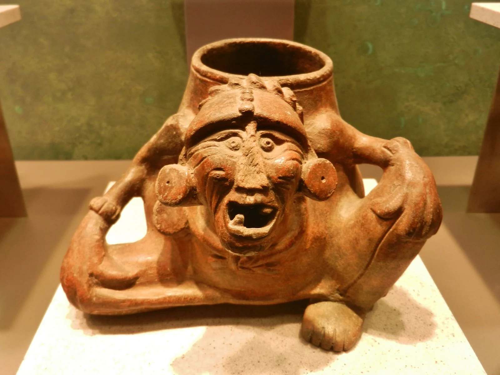 Mayan pot used for cocoa liquid