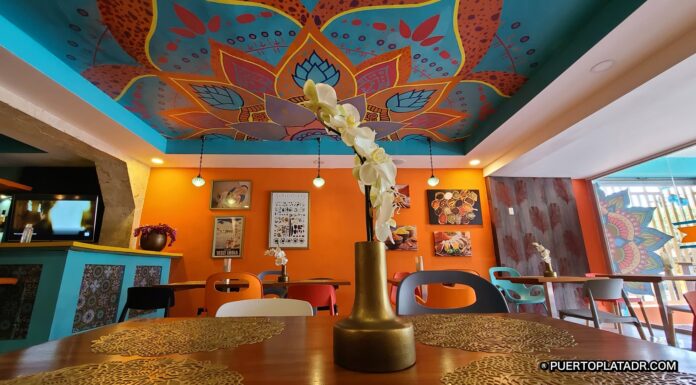 Taste of India Giant Lotus painted in the ceiling
