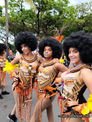 Afro clad women in Carnival