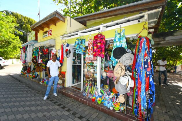 The main gift shop, Eladio