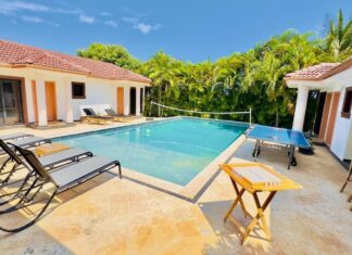6 Bedroom Villa For Sale in Sosua